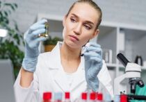 Новое крупное генетическое исследование, проведенное учеными из Кембриджского университета и Каролинского института, бросает вызов устоявшимся представлениям о связи алкоголя и онкологического заболевания