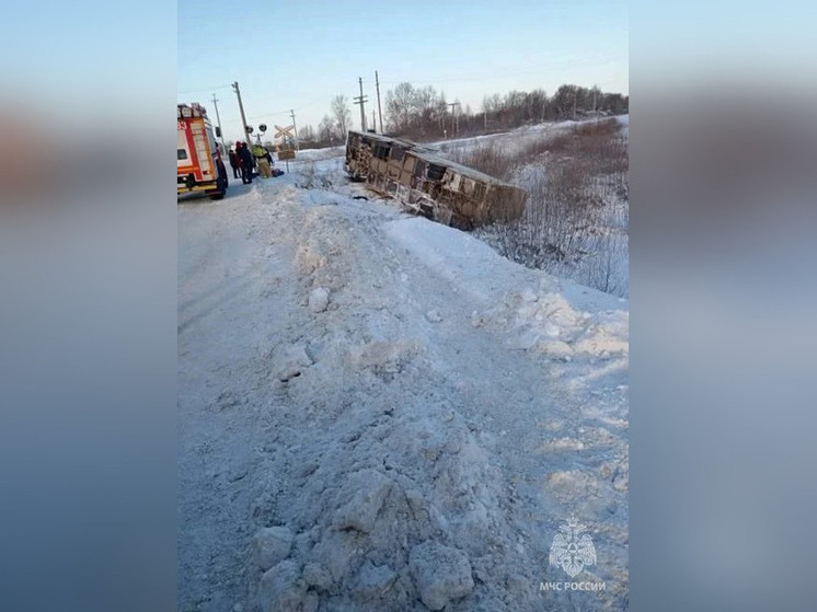 На дороге в Башкирии опрокинулся автобус с пассажирами