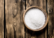 В стремлении сделать кофе вкуснее и даже слаще без сахара некоторые любители бодрящего напитка начали добавлять в него соль