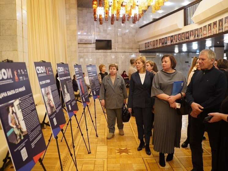 В Иркутске открылась выставка «СВОИ» о героях Великой Отечественной войны и специальной военной операции