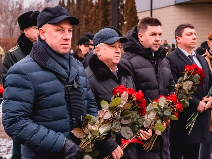 В Липецке открыт мемориал в честь генерал-майора УФСБ Владимира Варакина