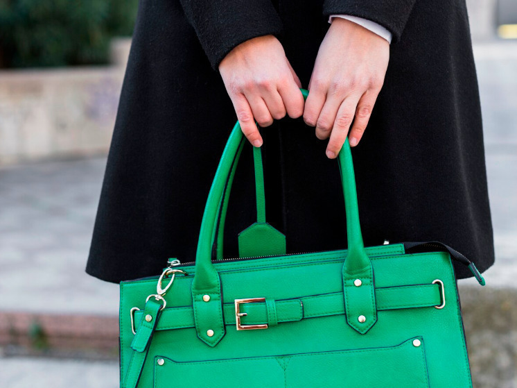 44-летнего мужчину поймали на краже сумки из больницы Брянска