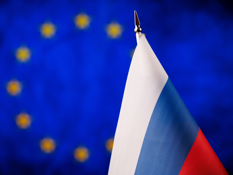 Поставки нефти из России в ЕС в октябре выросли до максимума за полгода