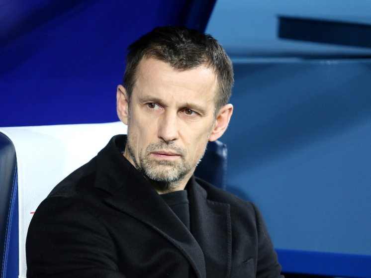 Главного тренера ФК "Зенит" Семака задержали в аэропорту Мюнхена в Германии