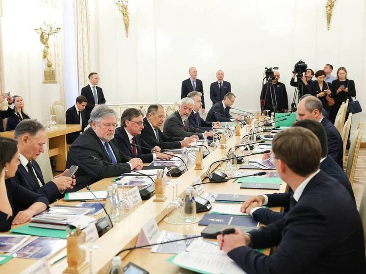 Паслер доложил Лаврову о развитии внешнеэкономической деятельности региона