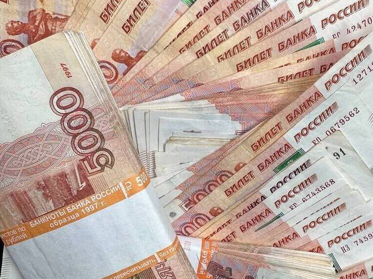 Бухгалтер киришской спортшколы растратила 10 миллионов школьных денег