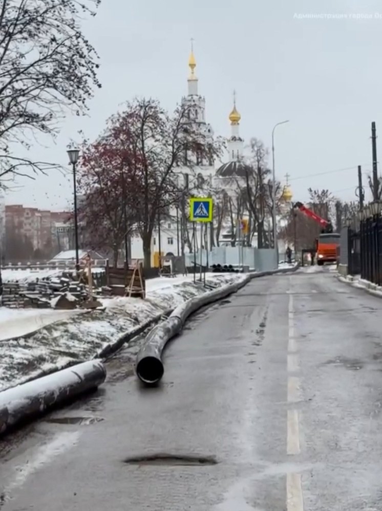 Ремонт коллектора на улице Правый берег реки Орлик продолжается