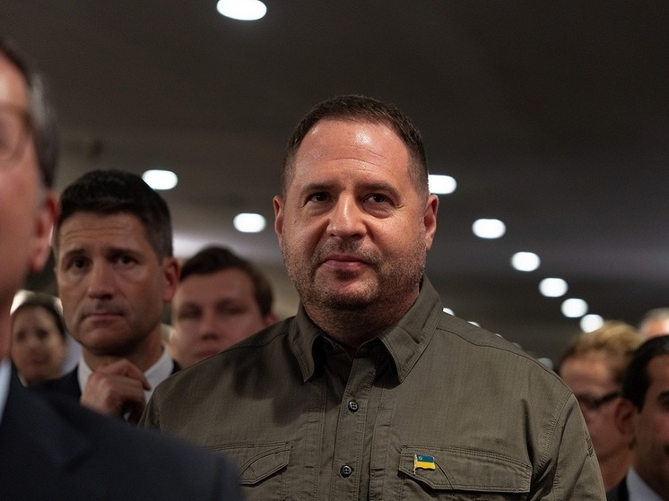 Политолог Журавлев: Ермак во многом управлял Украиной, и он сохранил эту роль