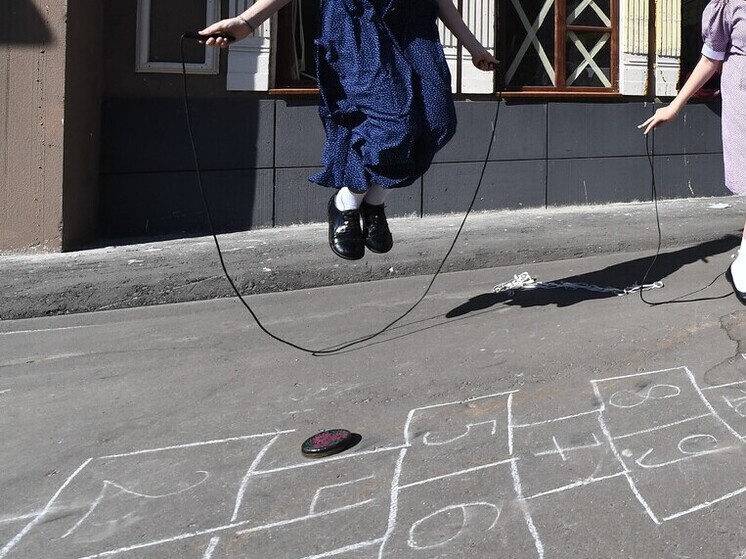 В Китае школьница за минуту сделала 422 прыжка со скакалкой и установила рекорд