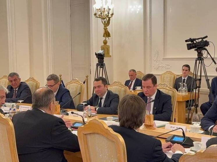 Андрей Чибис в Москве обсудил будущее Арктики