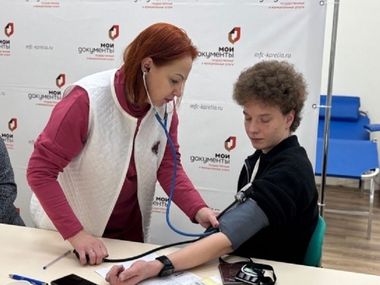 Впервые в Карелии донорская акция прошла прямо в офисе МФЦ