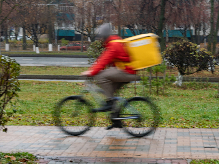 Типичный российский курьер не имеет опыта работы и ему менее 25 лет