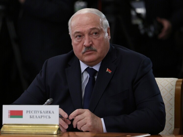 "Не будить спящего медведя": Лукашенко посоветовал Украине найти нормальные отношения с Россией