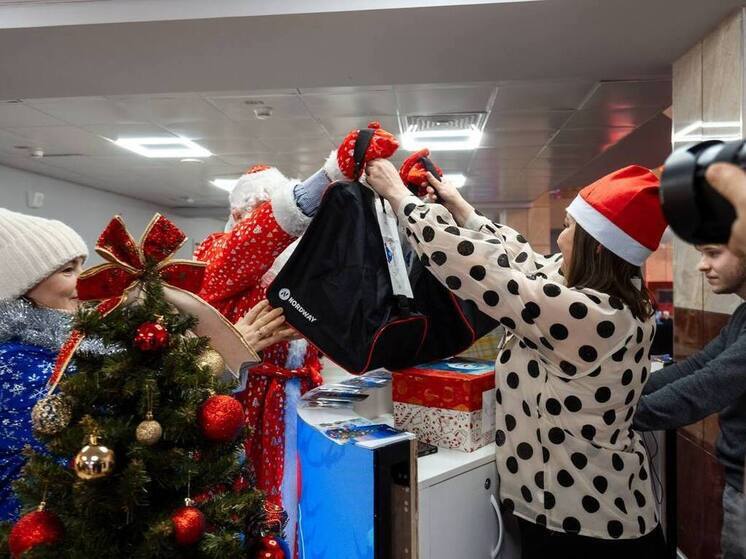 Сотни салехардцев стали «волшебниками» акции «Теплый день»