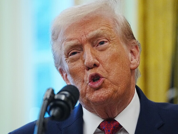 Президент США Дональд Трамп заявил, что Венесуэлу ждет “беспрецедентный шок”, если она не вернет “украденные” у Штатов нефть и активы