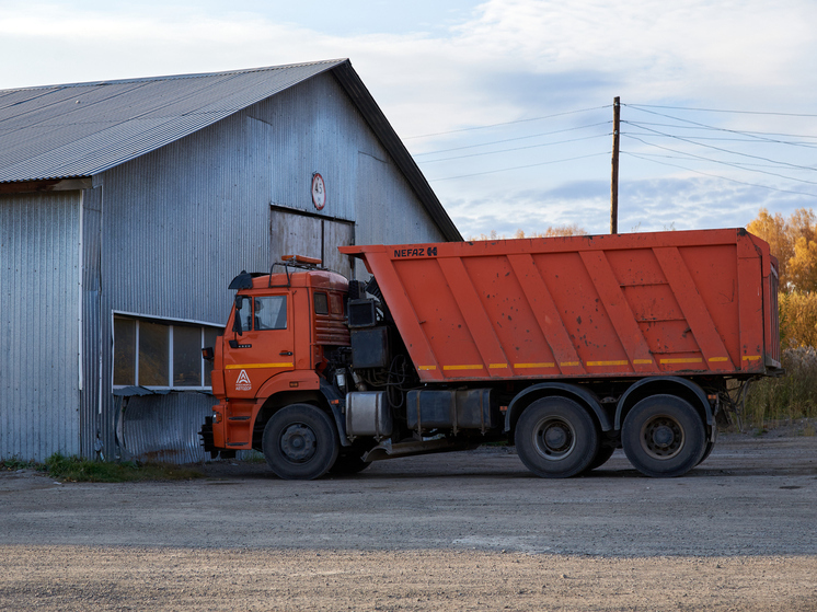В Новосибирске планируют запретить движение фур в 14 жилых зонах