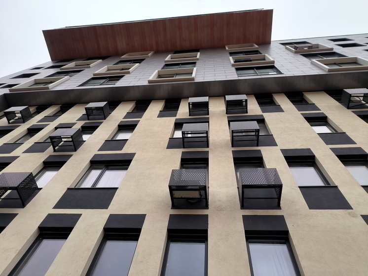 Покупательница квартиры Долиной потребовала принудительно выселить певицу