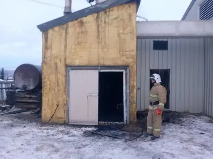 В Республике Алтай загорелось помещение маслосырзавода