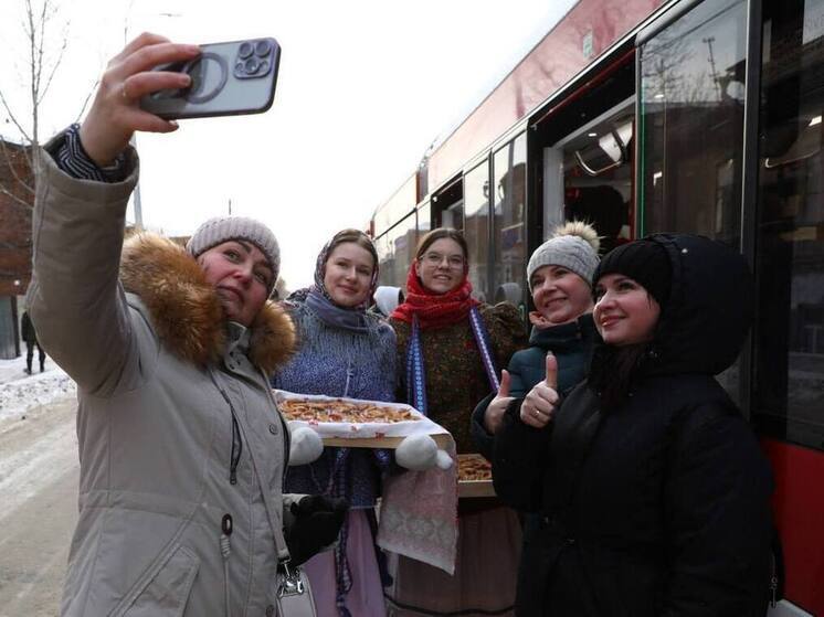 В Самаре интерактивный «Львенок» рассказывал историю города на каждой остановке