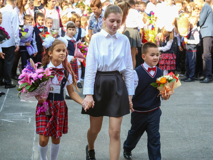 В школах Красноярска усилены меры безопасности после трагедии в Подмосковье