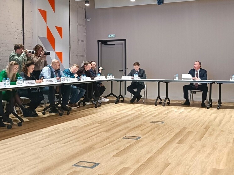 Предновогодний разговор главных редакторов с Алексеем Орловым по традиции прошел на площадке креативного кластера «Домна»