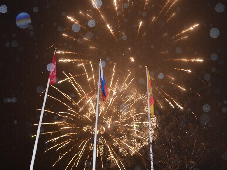 День освобождения Калинина завершился в Твери праздничным салютом
