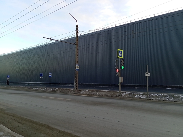 Новый светофор работает в тестовом режиме на улице Заводской в Петрозаводске