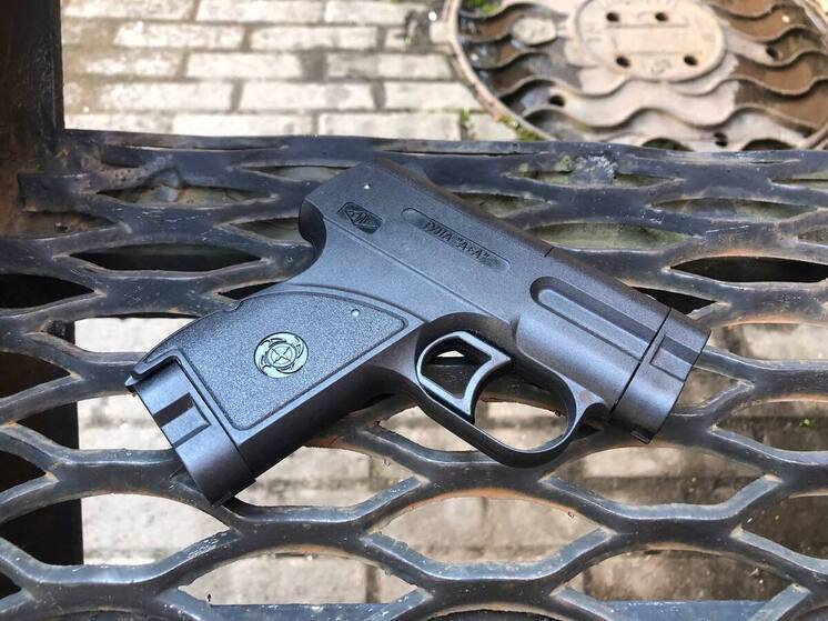 Петербуржец ответил аэрозольным пистолетом на замечание продавщицы в продуктовом