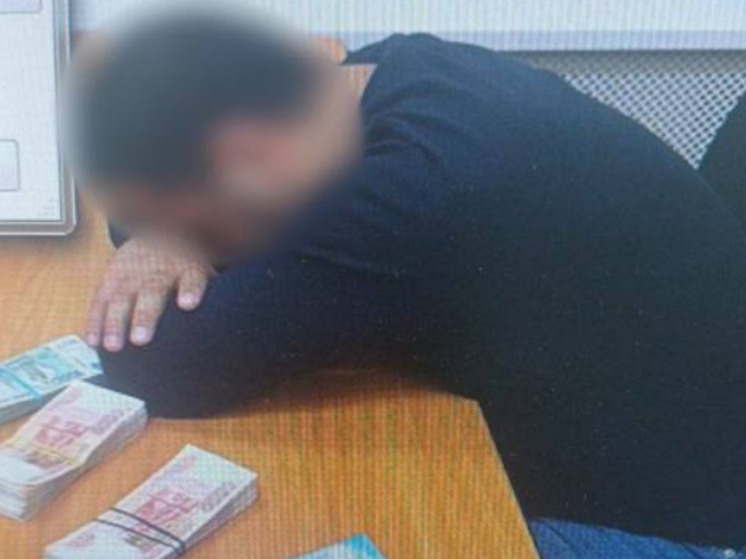 В Крыму задержан мужчина, предлагавший 1,8 млн рублей сотруднику ФСБ