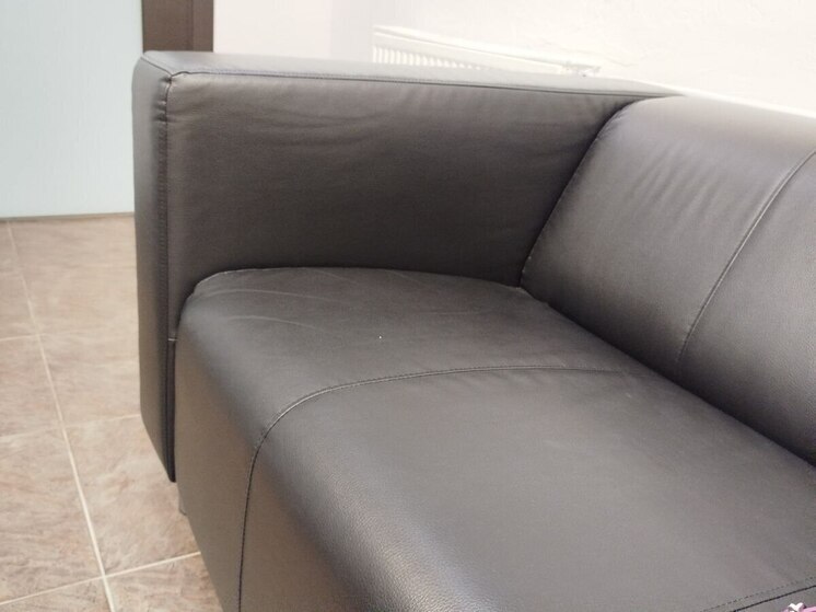 Петербурженка в розыске пыталась спрятаться от правосудия в диване