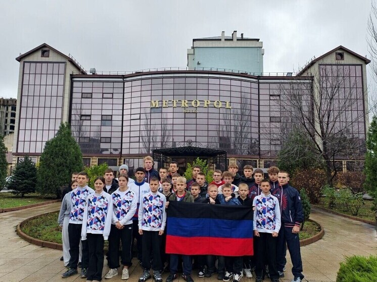 Спортсмены из ДНР взяли 14 медалей на чемпионате по тайскому боксу в Каспийске