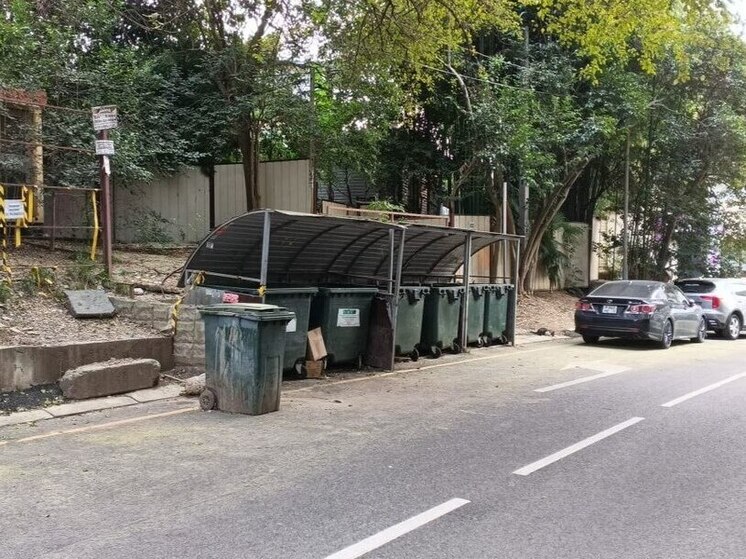 В Сочи проводят подворовые обходы и рассказывают о правилах обращения с отходами