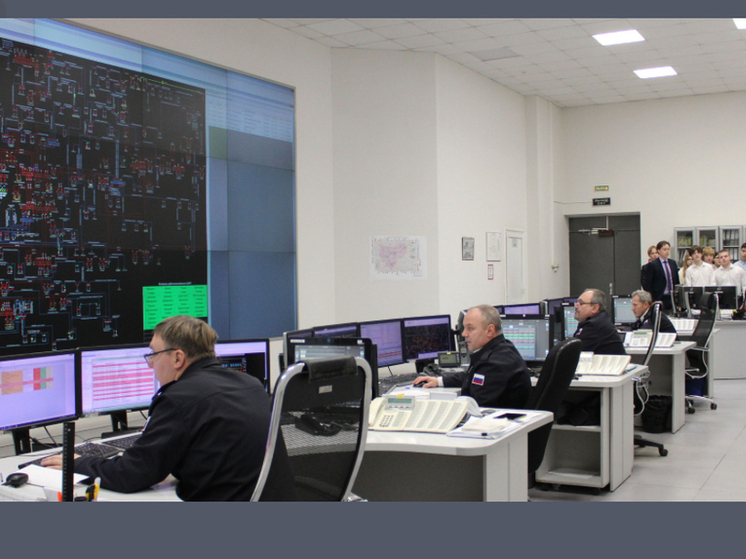 Участники образовательного проекта «Энергокружки» побывали в центре управления сетями смоленского филиала «Россети Центр»