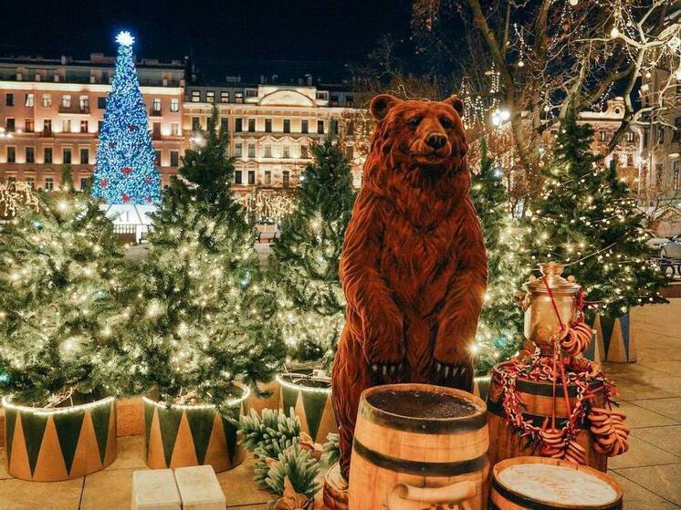 Конец года — это время подведения итогов, сдачи отчетов и организации корпоративов. Эксперты в области ивент-­индустрии рассказали о том, что сейчас в моде и во сколько обойдется празднование Нового года всем офисом.