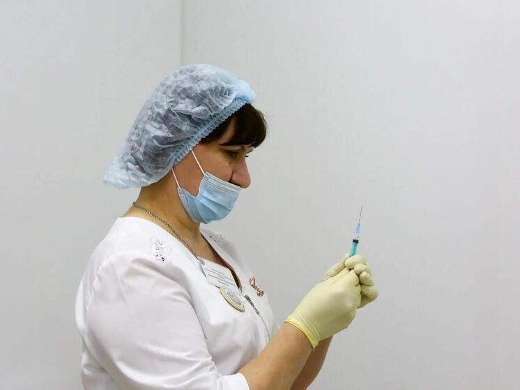 В Астрахани поликлиники усилили режим работы из-за гриппа и ОРВИ