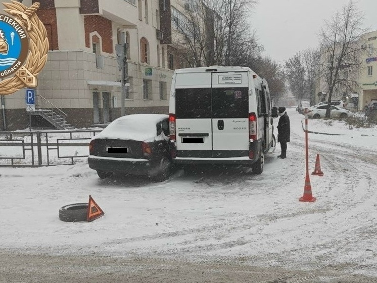 В центре Иванове автоледи на иномарке протаранила пассажирский автобус