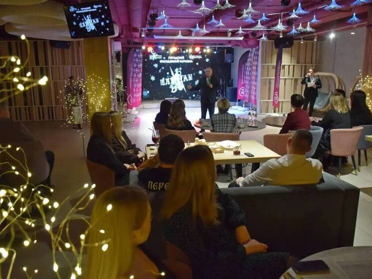 Максим Косенков подвёл итоги года с активной молодёжью Тамбова