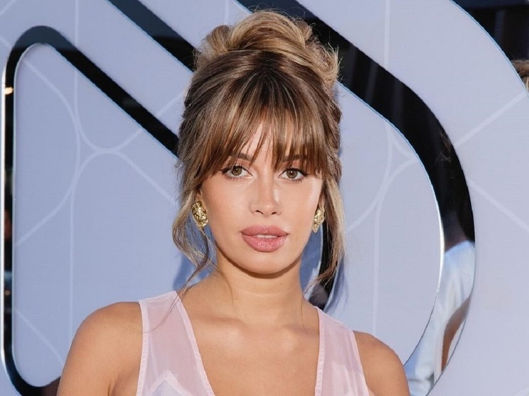 Российская и азербайджанская художественная гимнастка Самира Мустафаева показала, как выглядит по утрам. 32-летняя спортсменка сняла себя на телефон в спальне.