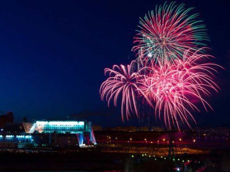 В Сургуте разрешили запускать новогодние фейерверки только в трёх местах