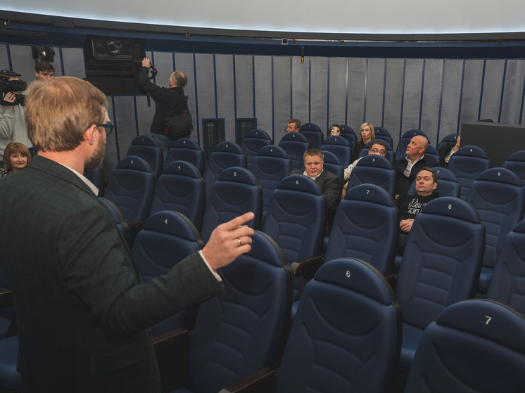 После капитальной реконструкции в Кировске открыл двери культурный центр «Большевик». Он находится в историческом здании первого звукового кинотеатра Мурманской области. Компания «ФосАгро» оказала значительную помощь в том, чтобы этот проект воплотился в жизнь.