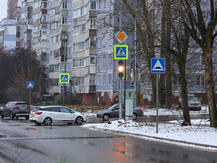 На пересечении Ленинского Комсомола и 9-й Линии устанавливают светофоры