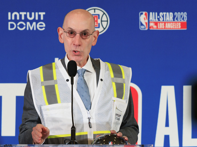 Баскетбольной Евролиге приготовиться. Начинается война, в которой европейскому баскетболу грозит передел. Уже давно общим местом стало вялотекущее противостояние с Международной федерацией баскетбола (FIBA). Но на горизонте появился куда более мощный оппонент – Национальная баскетбольная ассоциация (НБА). Что будет в результате этого столкновения, и к чему это приведет в рамках развития мирового баскетбола? Об этом остается только гадать на кофейной гуще. Что ж, давайте погадаем. 