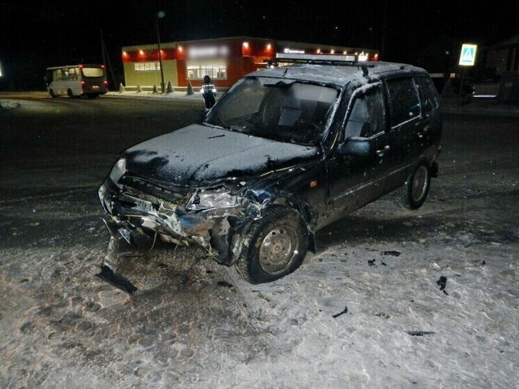 Костромские ДТП: в Шарье при столкновении «Нивы» и «Лады» пострадали три человека
