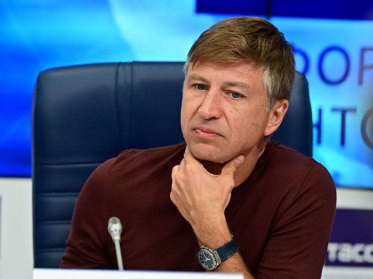 Олимпийский чемпион 2002 года и четырёхкратный чемпион мира Алексей Ягудин в эфире шоу «Каток» обозначил тревожную тенденцию: «На мой взгляд, произошла стагнация и, может быть, даже и деградация в нашем женском одиночном фигурном катании». Эта оценка, прозвучавшая из уст одного из самых авторитетных представителей российского фигурного катания — тревожный сигнал для дисциплины, которая ещё недавно считалась визитной карточкой российской школы.