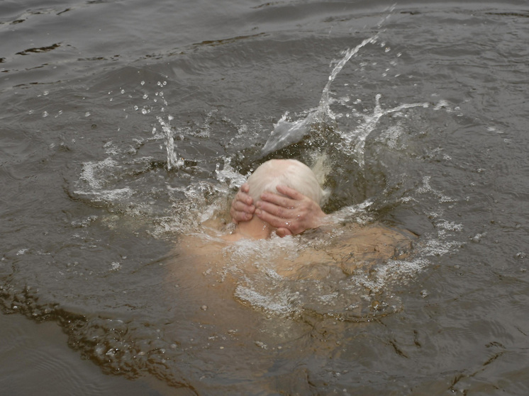 В Подмосковье перед Крещением проверят качество воды в прорубях