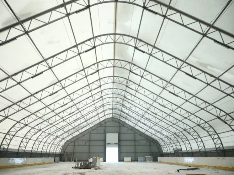 В Акатуйском районе Новосибирска строят многофункциональную спортивную площадку