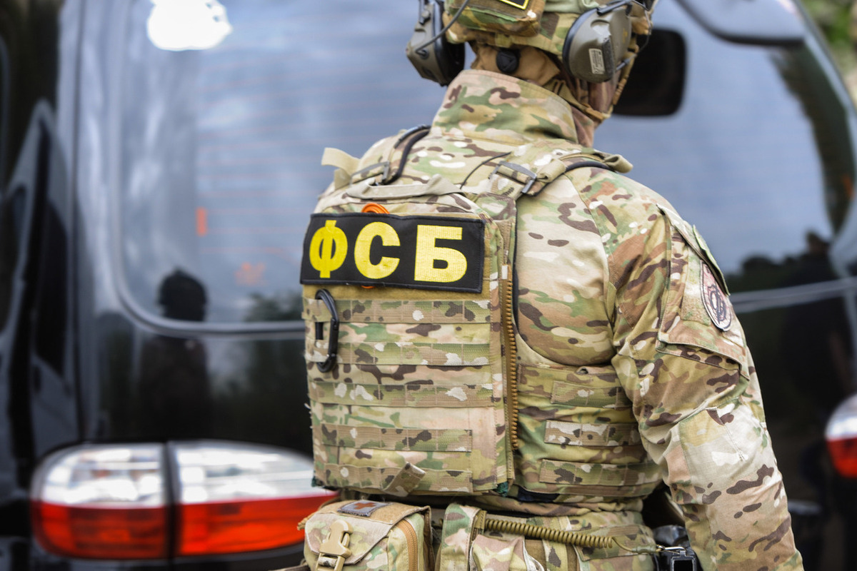 ФСБ задержала трех наркокурьеров на автомобильной трассе в российском регионе
