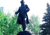 Известный ижевский искусствовед и историк Евгений Шумилов вновь выступил с публичной инициативой о переносе памятника графу Петру Шувалову