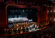 В этом году с размахом, подобающим фигуре юбиляра, отпраздновали 110-летие Георгия Свиридова, композитора, под чью музыку вся страна долгие годы по вечерам собиралась у телевизора за просмотром вечерних новостей