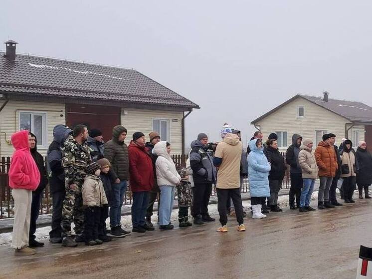 В  хвастовичских Пеневичах ещё 12 семей стали новосёлами